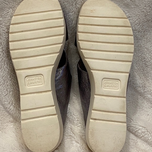 Johnston & Murphy Carly Metallic Silver Colored Comfort Wedge Sandals Size 9 EUC - Picture 12 of 12